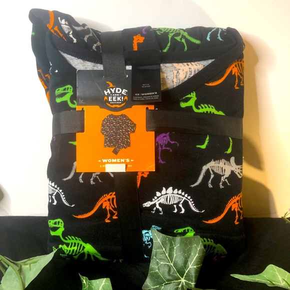 Hyde & Eek women’s 2pc Halloween sleep set - Picture 2 of 3